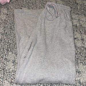Grey sweats with pockets